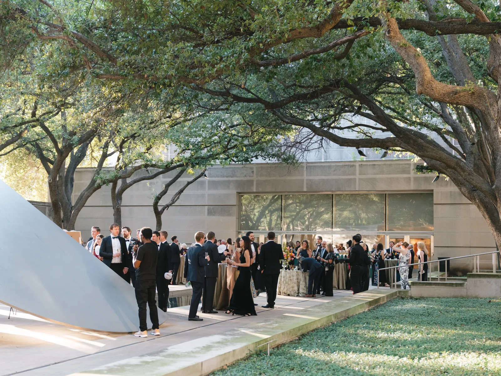 An outdoor ceremony beneath the oaks